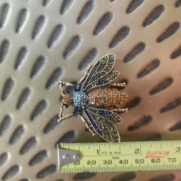 Sparkling Insect Brooch - Picture 6 of 6